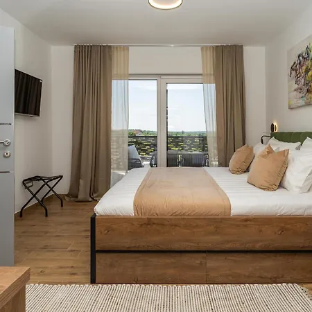 Cozy In Brig, Nin With Jacuzzi Casa vacanze