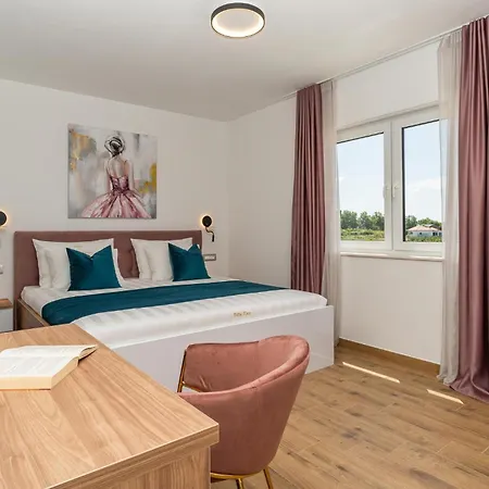 Casa vacanze Cozy In Brig, Nin With Jacuzzi